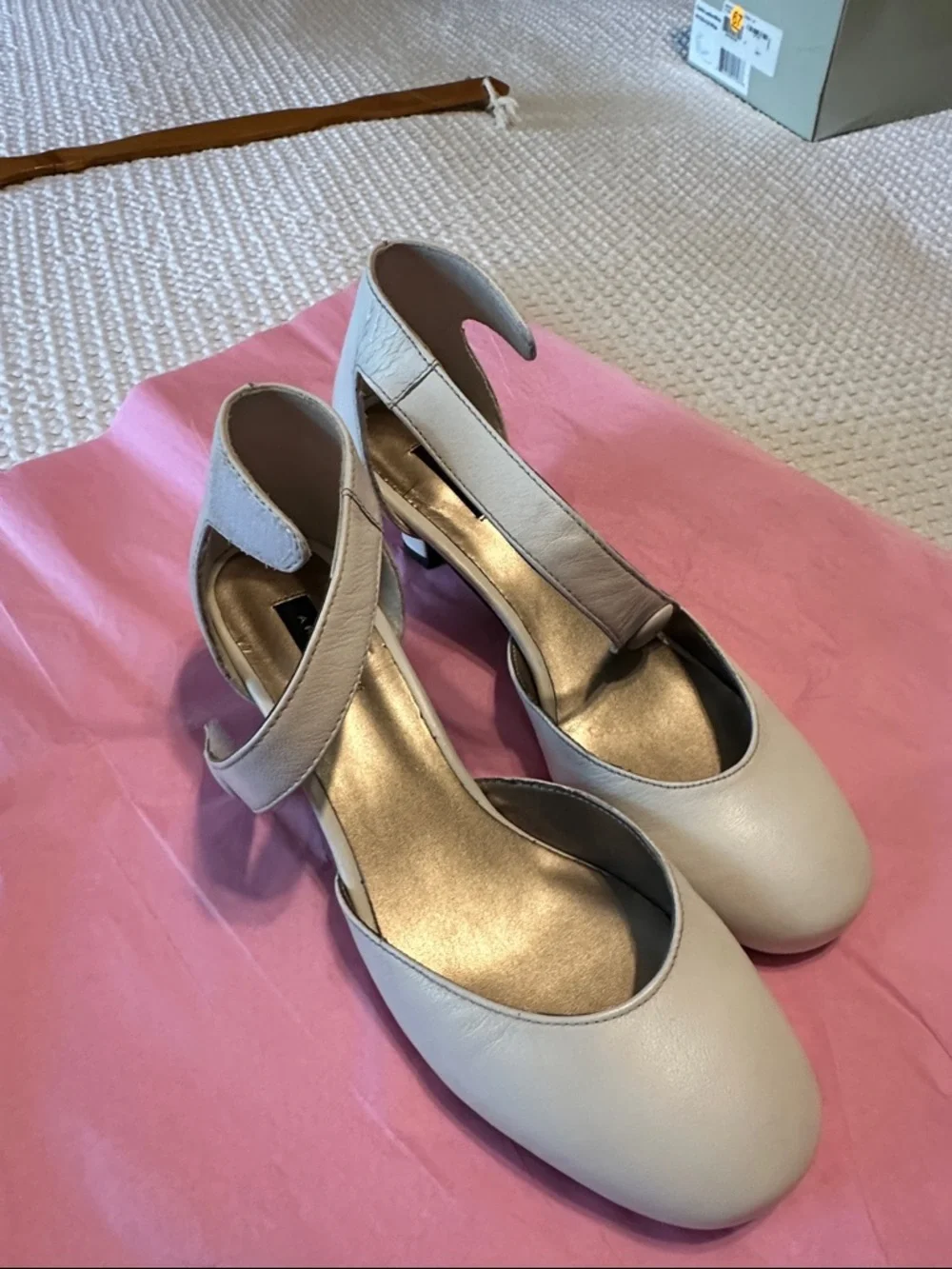 Array White Cross-Strap Round-Toe Heels - Picture 2 of 6